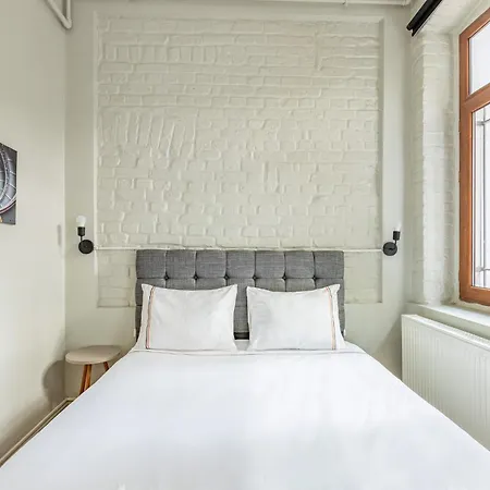 Pin Exclusive 1 Bd Taksim A3 * Istanbul